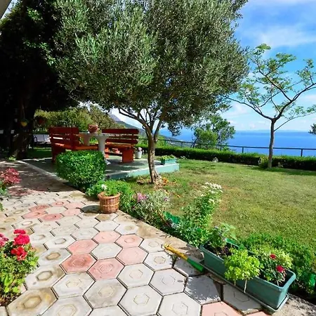 Holiday Home In Gornje Tucepi 6625