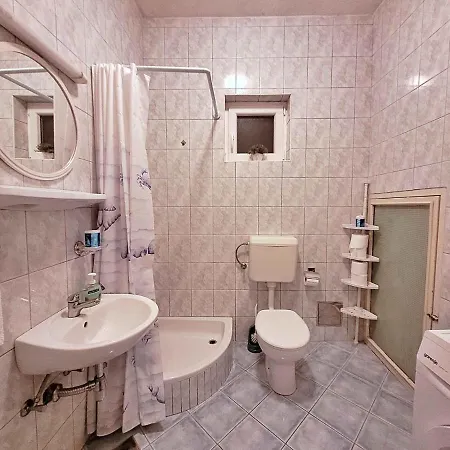 Сasa de vacaciones In Gornje 6625 *