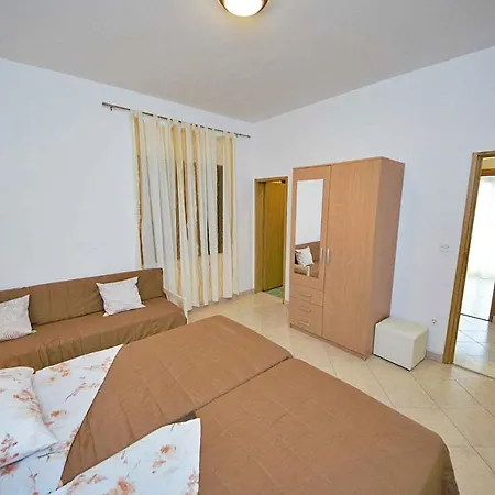 In Gornje 6625 Сasa de vacaciones Tučepi