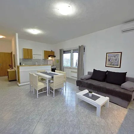 In Gornje 6625 Tučepi